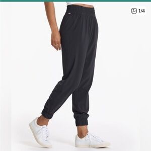 Bundle of 2 Vuori Villa Joggers